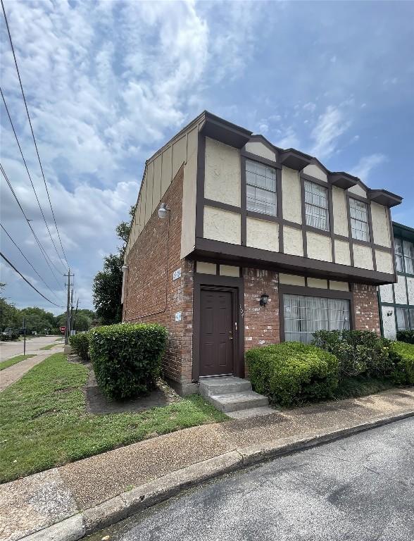 104 7700 Creekbend Dr Unit 104, Houston, TX 77071 - photo 2