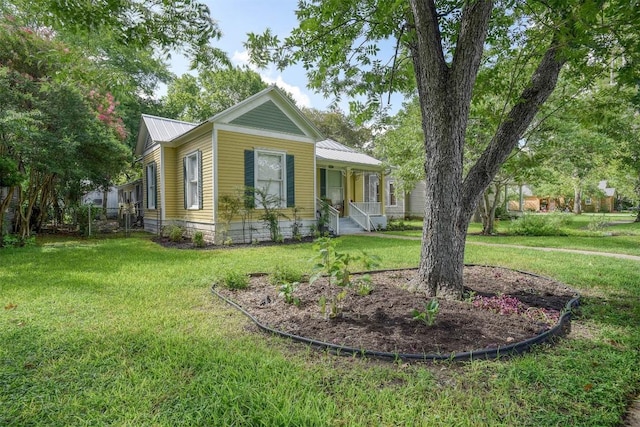 602 Mills St, Smithville, TX 78957 - photo 2