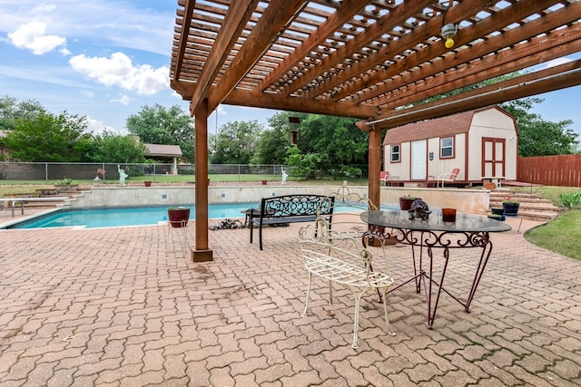 318 Broadmour St, Fredericksburg, TX 78624 - photo 2