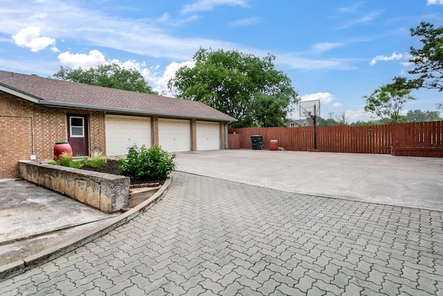 318 Broadmour St, Fredericksburg, TX 78624 - photo 6