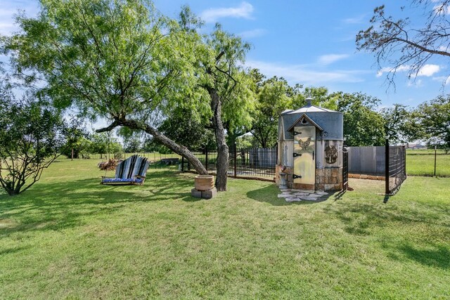 702 Eagle St, Fredericksburg, TX 78624 - photo 2