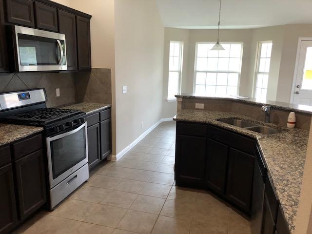 320 Gettysburg Loop, Elgin, TX 78621 - photo 3