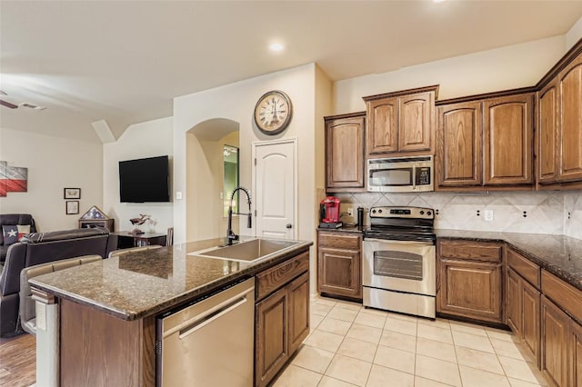215 Hendelson Ln, Hutto, TX 78634 - photo 2
