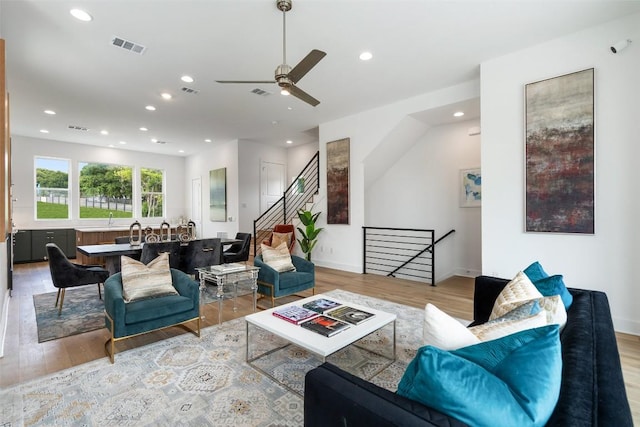 4905 Meller Gdns, Austin, TX 78741 - photo 2