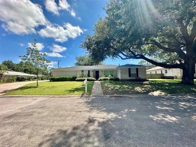 120 Hilltop Dr, Elgin, TX 78621 - photo 1