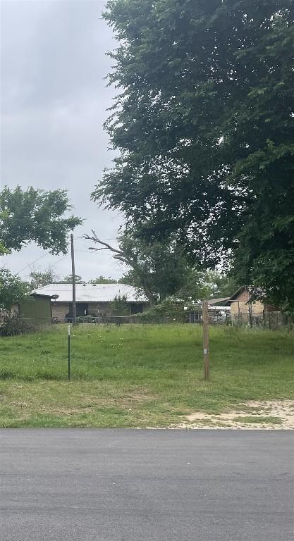 102 Zaragoza St, Elgin, TX 78621 - photo 4