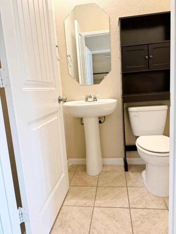 2880 Donnell Dr Unit 1502, Round Rock, TX 78664 - photo 5