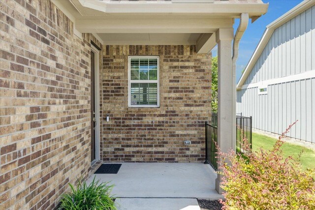813 Saratoga Ln, Georgetown, TX 78633 - photo 2