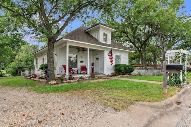 262 W Richmond St, Giddings, TX 78942 - photo 1