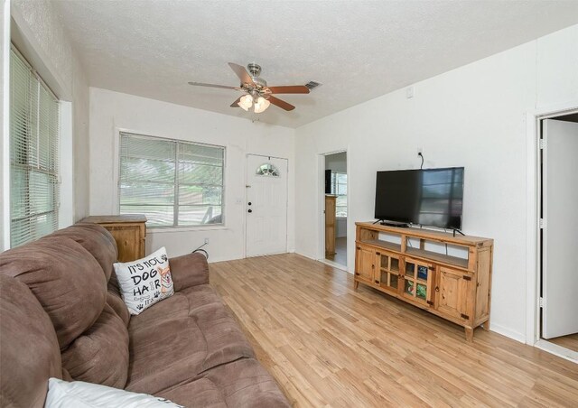 202 S Broadway St, Caldwell, TX 77836 - photo 5