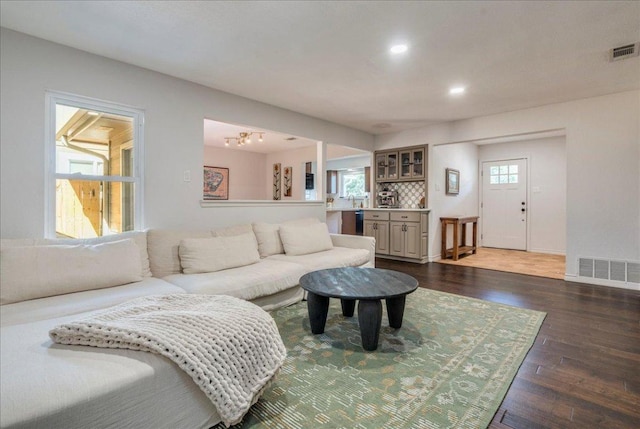 9725 Meadowheath Dr, Austin, TX 78729 - photo 5