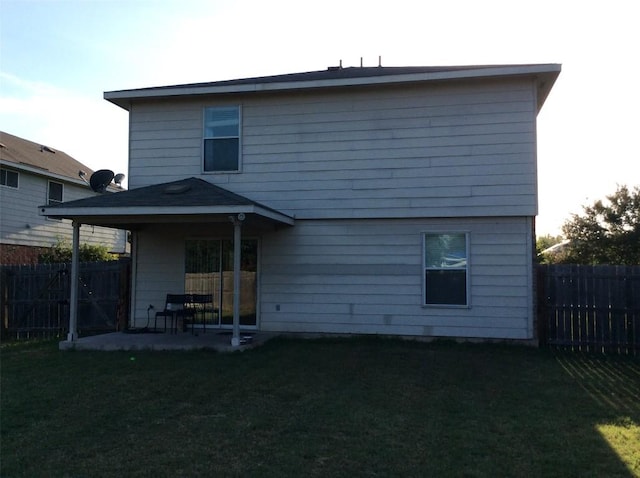 111 S Creek Bend Dr, Hutto, TX 78634 - photo 2