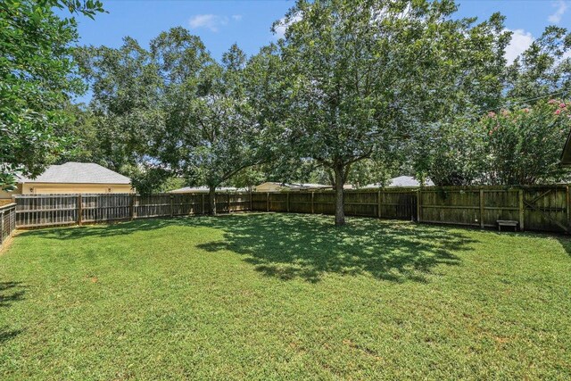 800 Wilkes St, Smithville, TX 78957 - photo 14