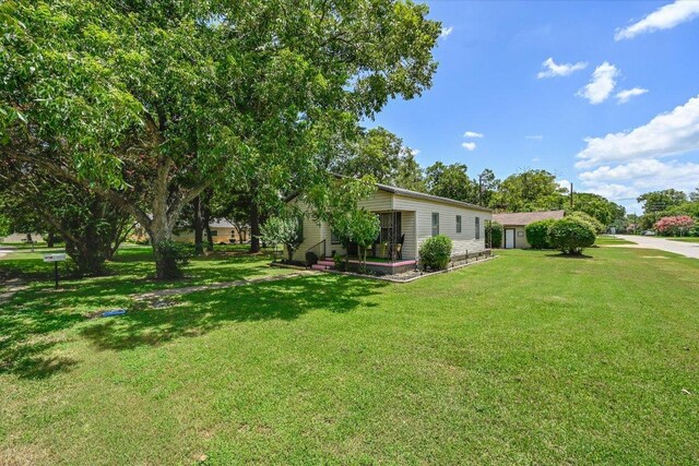 800 Wilkes St, Smithville, TX 78957 - photo 16