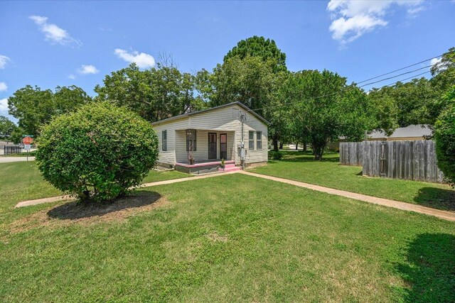800 Wilkes St, Smithville, TX 78957 - photo 17