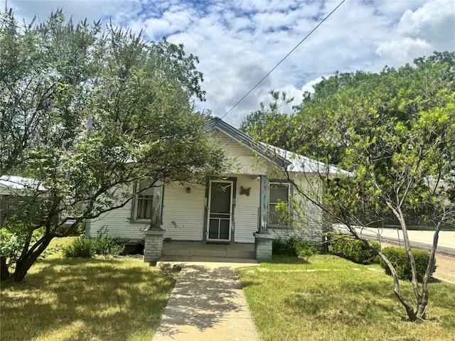 110 S Porter St, Lampasas, TX 76550 - photo 1