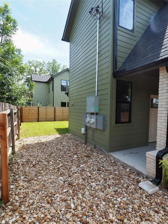 1906-2 Willow St, Austin, TX 78702 - photo 17