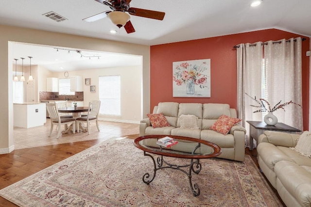 504 Hunters Point Ct, Leander, TX 78641 - photo 15