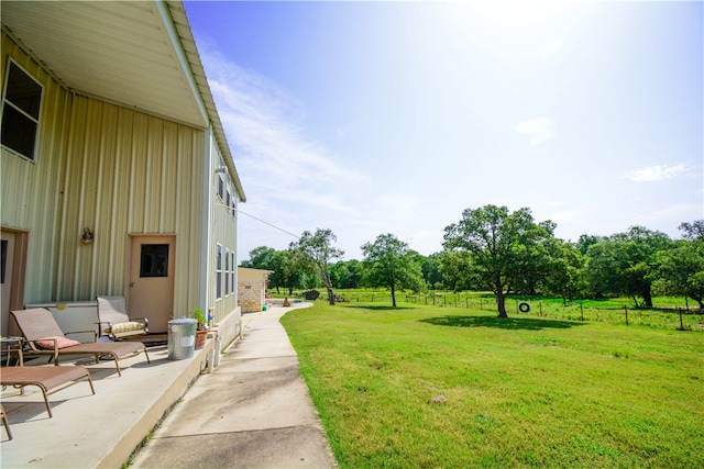 view of yard featuring a patio