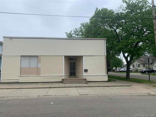 1203 Varney St, Port Huron MI, 48060, 2 bedrooms, 1.5 baths house for sale