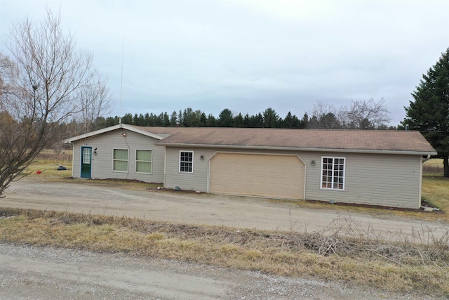 Listing photo 3 for 6669 Lakeshore Rd, Lexington MI 48450