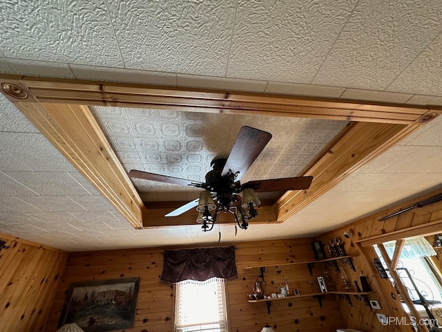 details featuring ceiling fan