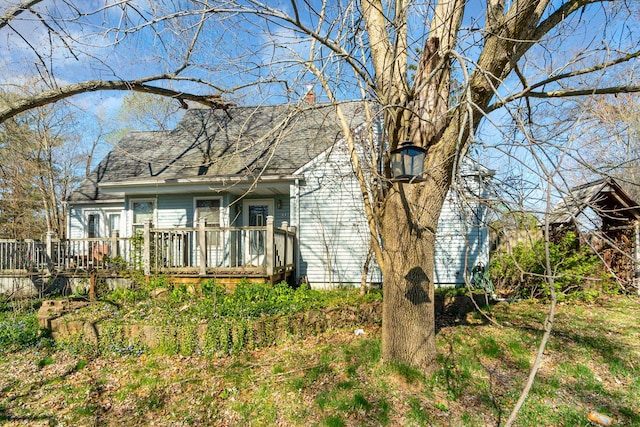 view of front facade featuring a deck