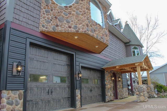 view of front of home featuring a garage