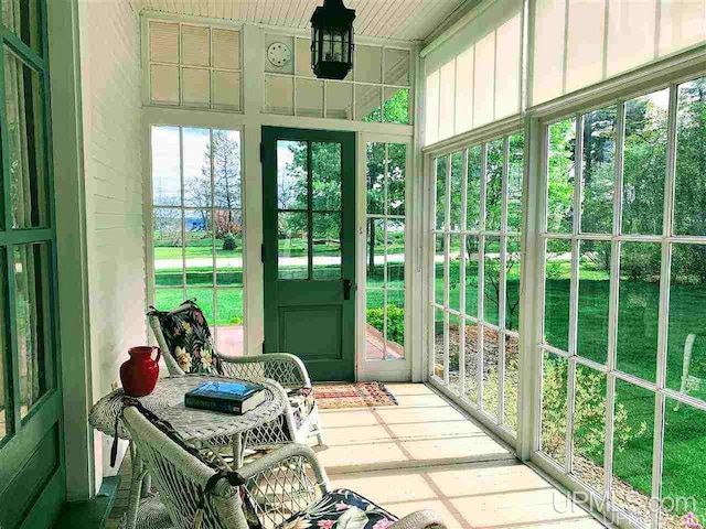 view of sunroom / solarium