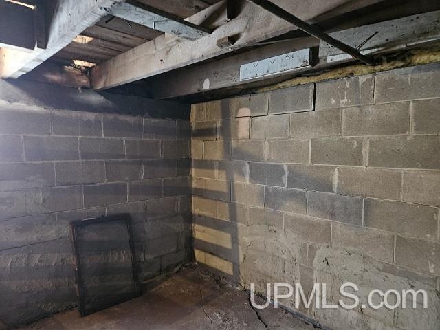 view of unfinished basement