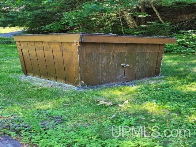 view of outbuilding with an outbuilding