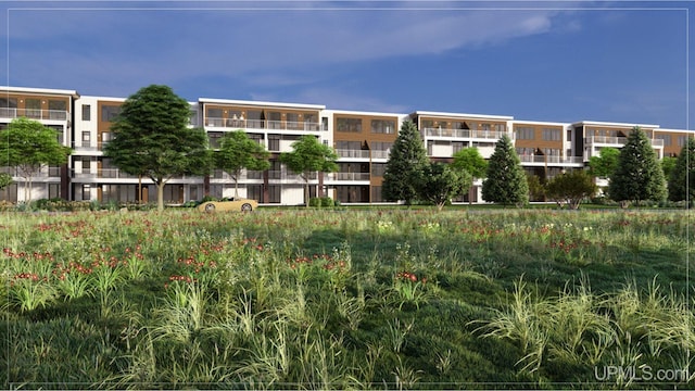 view of apartment building / complex