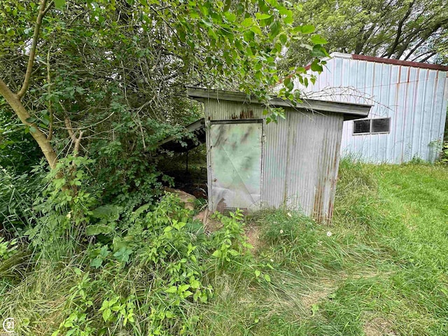 view of shed / structure