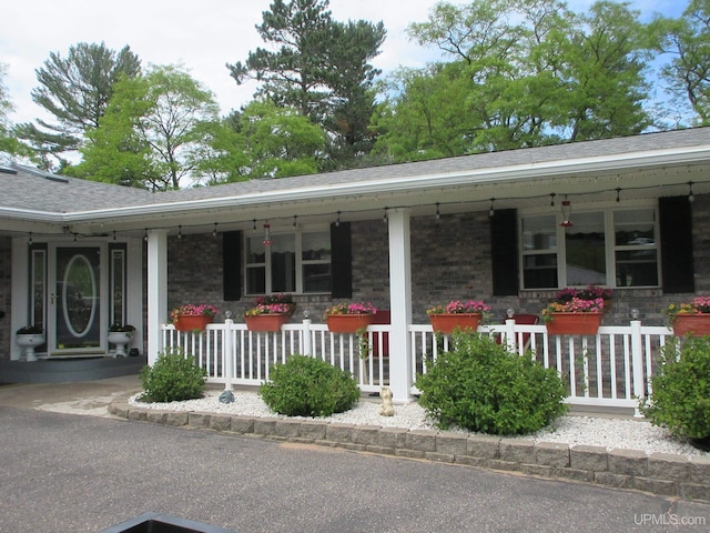 view of front facade with a porch