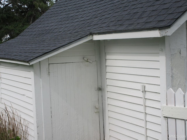 view of outbuilding