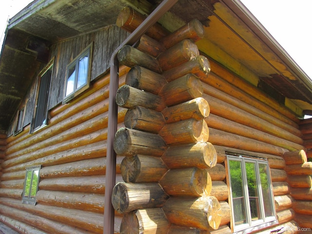 details featuring log walls