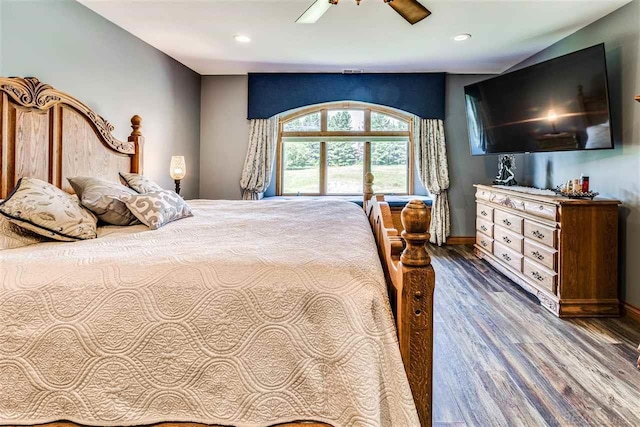 bedroom featuring recessed lighting, dark wood finished floors, baseboards, and ceiling fan