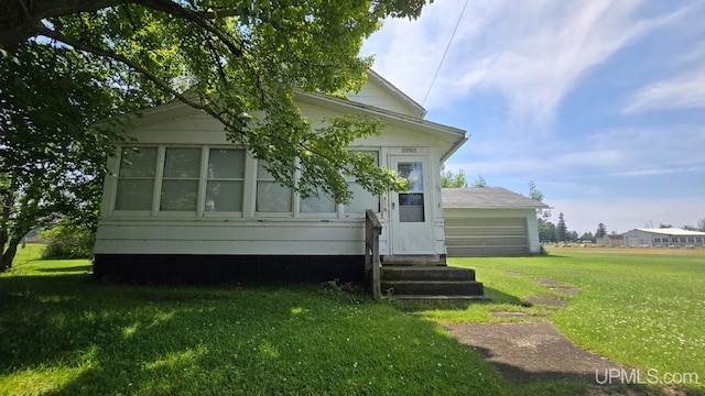 view of front of house featuring a front yard