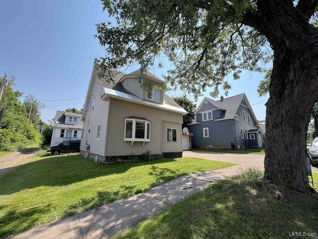 view of front of house with a front yard