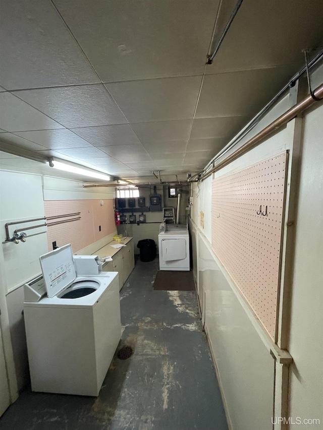 basement with washer / clothes dryer