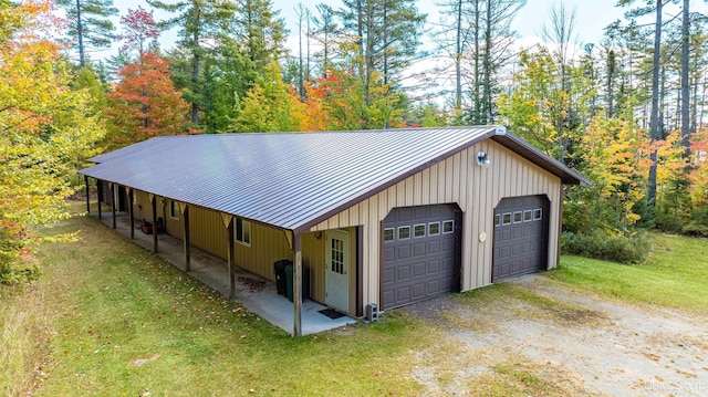 garage featuring a garage