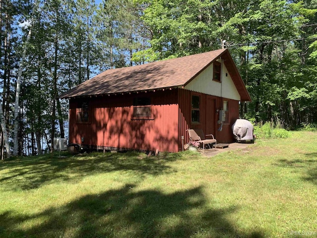 exterior space with a yard