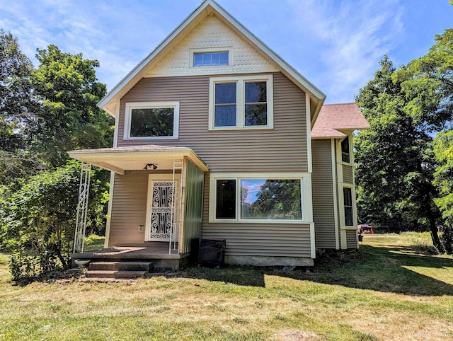 view of front of house with a front yard