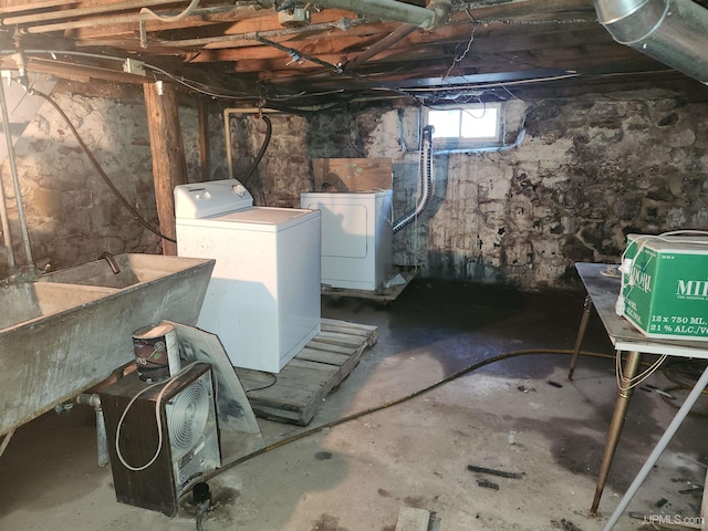 basement featuring washer and dryer