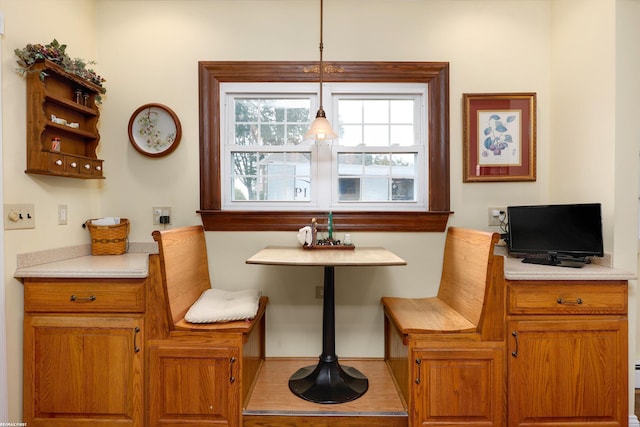 dining space with breakfast area