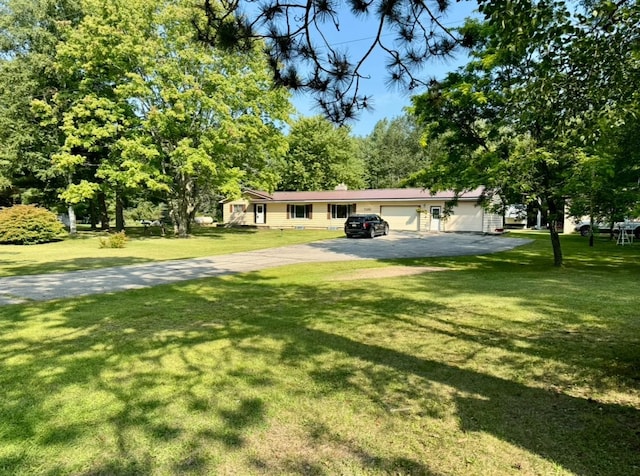 view of yard with a garage