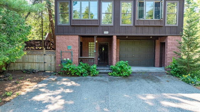 view of front facade featuring a garage