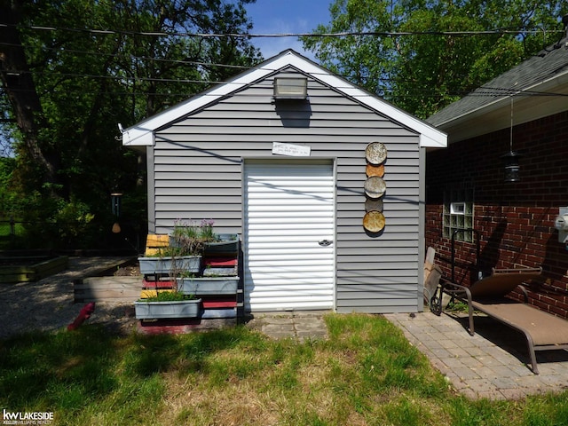 view of outdoor structure featuring an outdoor structure