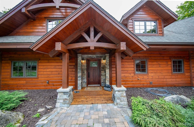 entrance to property with covered porch