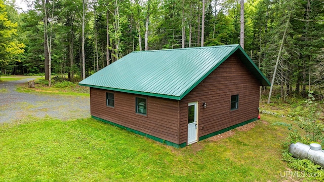 exterior space featuring a lawn